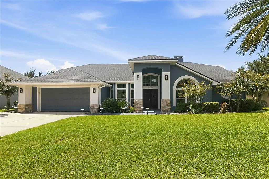 4 bed, 3.0 bath, 2317 sqft, $3,700 — Photo 2