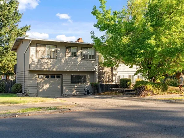 12055 SW Bruce Ln, Beaverton, OR 97008