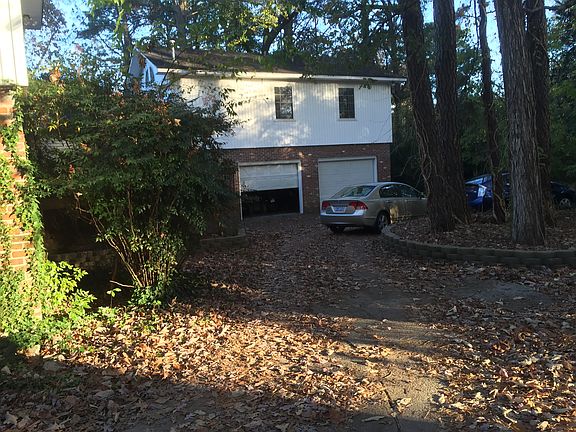 4th image of 1000 E 10th St