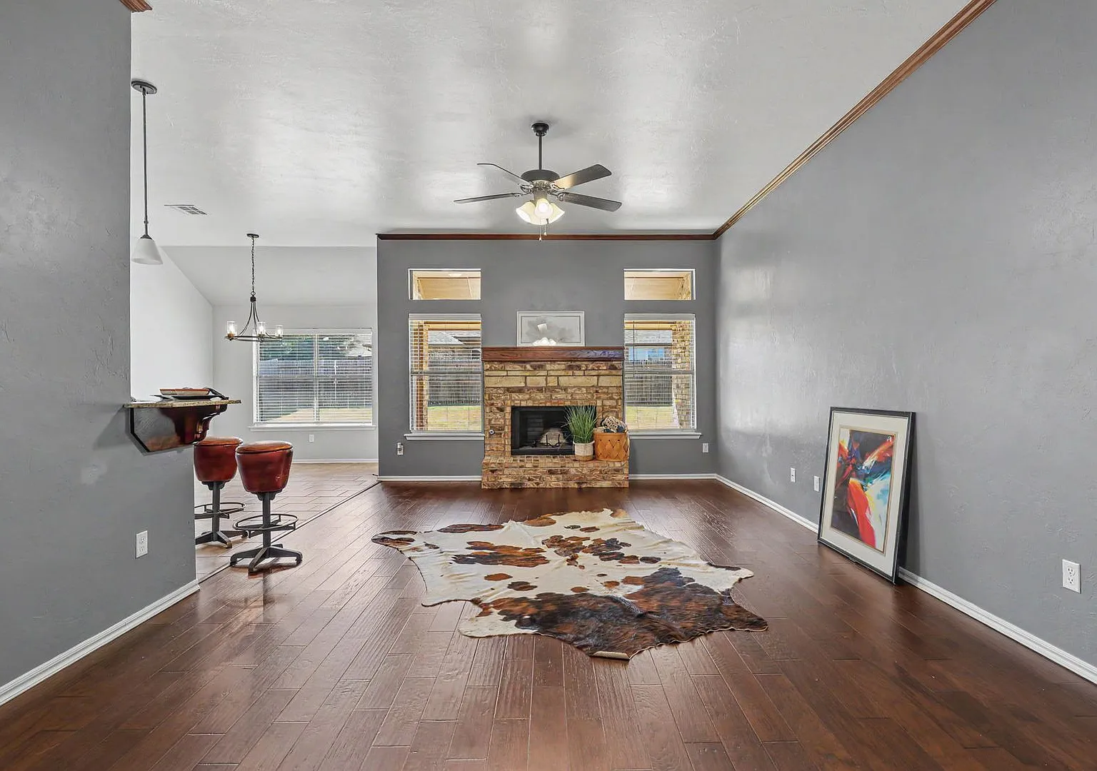 Great 4 Bed in Yukon with 3 Car Garage — Photo 2