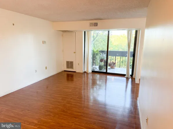 5300 Holmes Run Pkwy APT 307, Alexandria, VA 22304