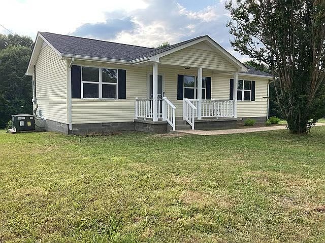 1st image of 257 Twin Oaks Dr