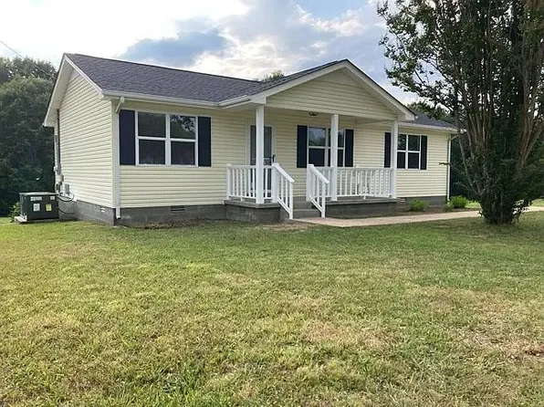 257 Twin Oaks Dr, Hohenwald, TN 38462