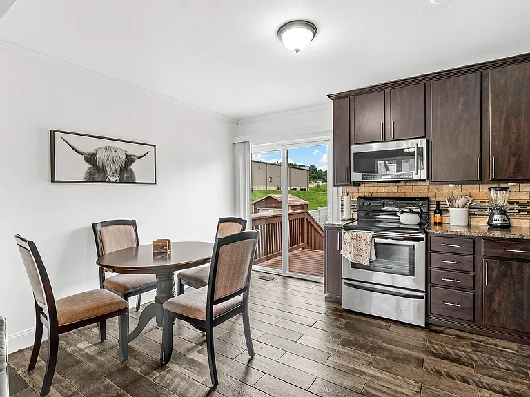 803 Matthews Dr — Photo 11