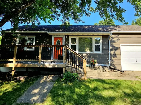 415 N Juanita St, Mitchell, SD 57301