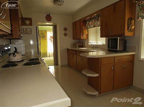 5th image of 828 Kensington Ave