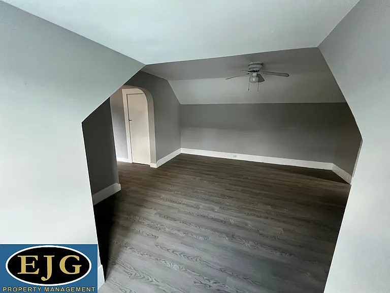 101 Pearl St #3 — Photo 2