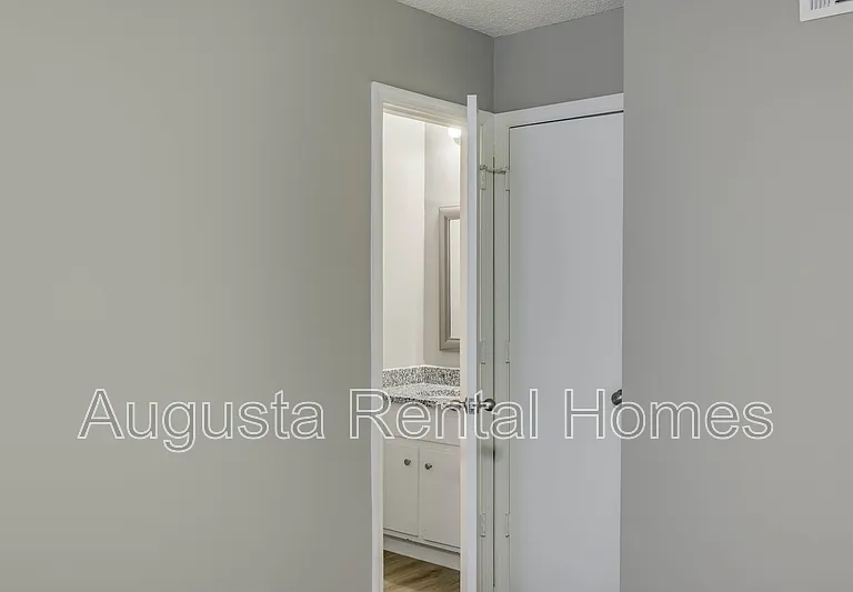 146 Chalet North Ct #146 — Photo 10