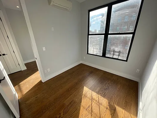 Rented by Delmark Realty LLC | media 4