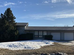403 Major Allen St, Martin, SD 57551