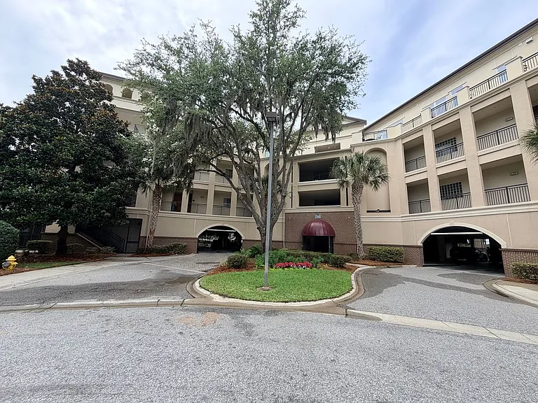 300 Grandview Ct #323 — Photo 42