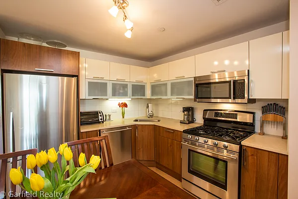 Sold by Garfield Realty  | media 20