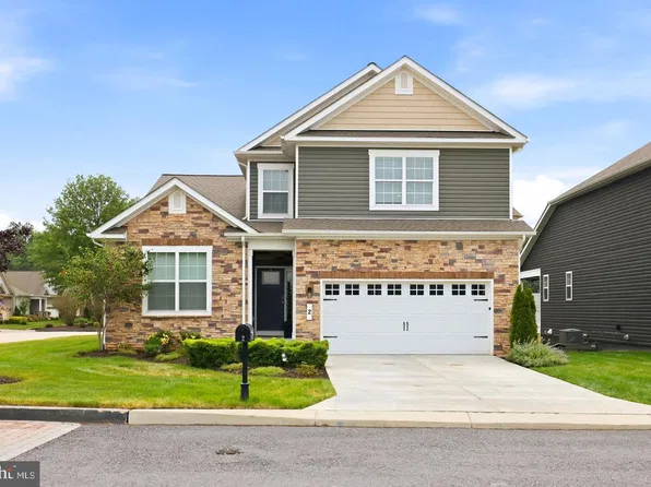 2 Charles Dr, Gettysburg, PA 17325