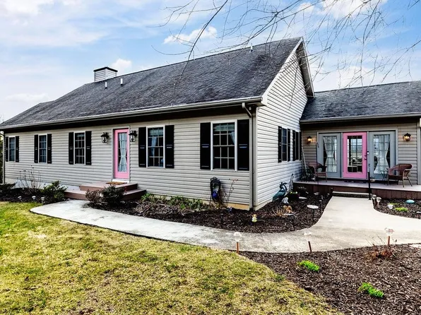 165 Howardsville Rd, Staunton, VA 24401