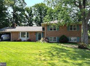 5319 Neville Ct, Alexandria, VA 22310