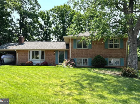 5319 Neville Ct, Alexandria, VA 22310