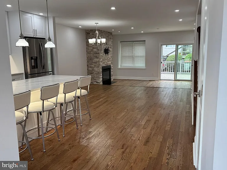 4002 Franklin Ct #4002 — Photo 3