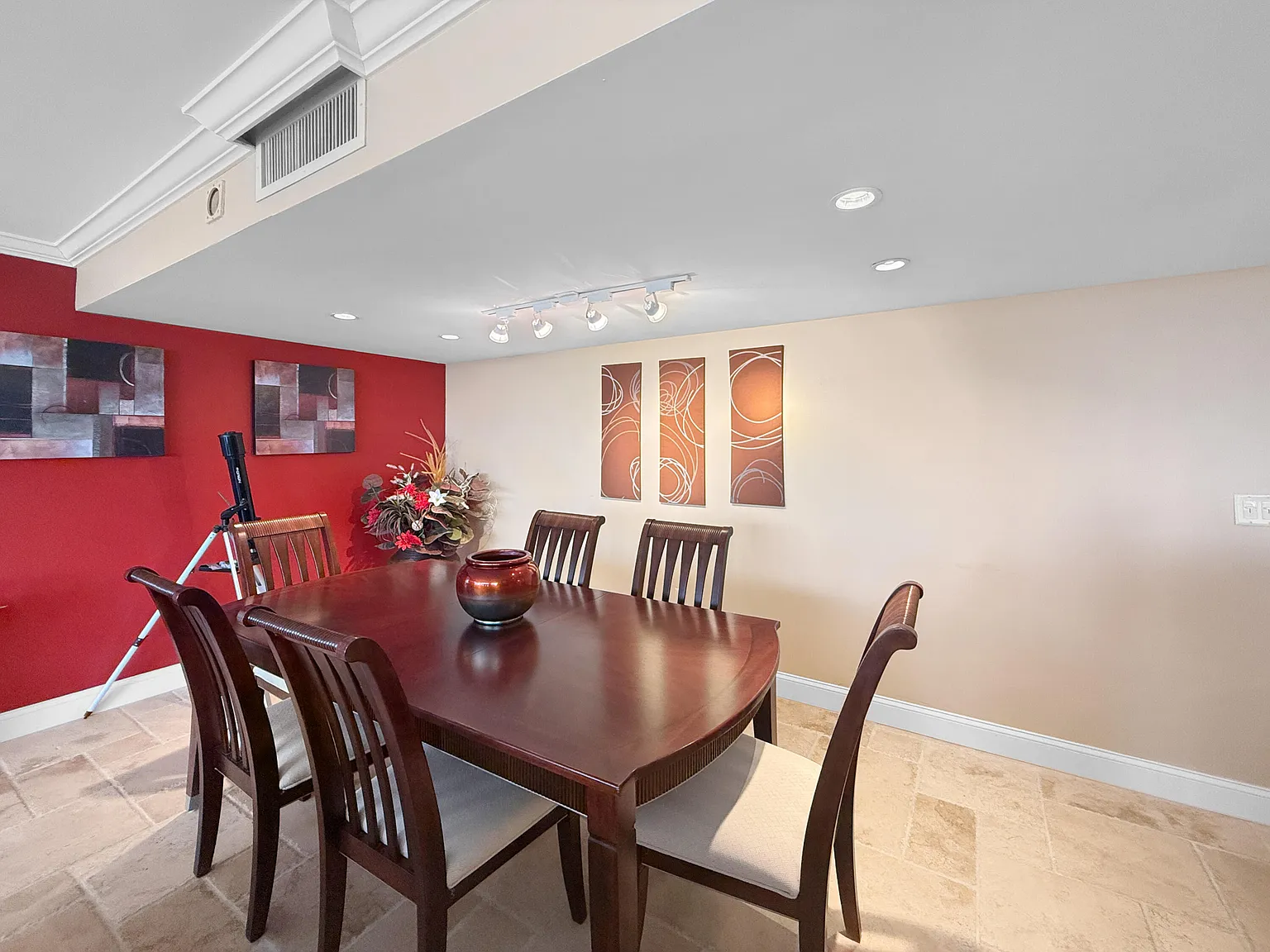 2 bed, 2.0 bath, 1210 sqft, $3,500 — Photo 4