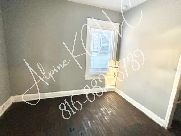 4525 S Benton Ave — Photo 4