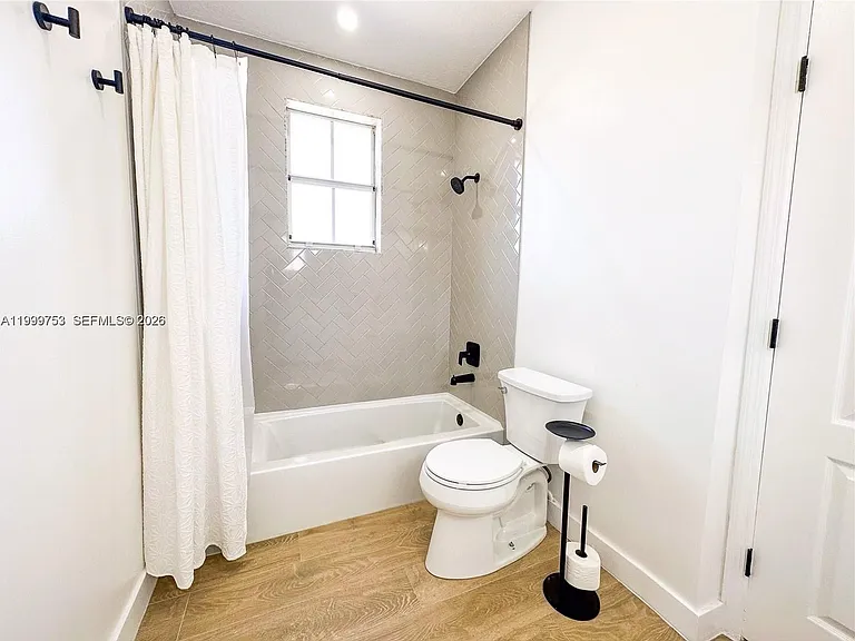130 Riverwalk Cir #130 — Photo 16