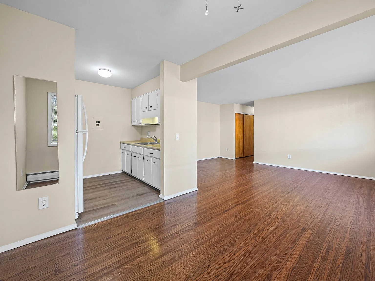 138-154 Woodhill Dr — Photo 3