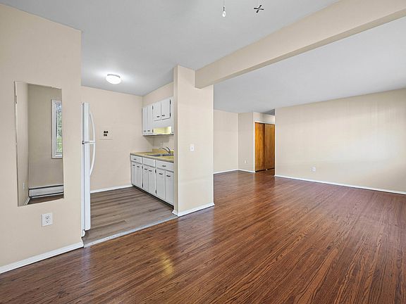 5th image of 138-154 Woodhill Dr #154-04