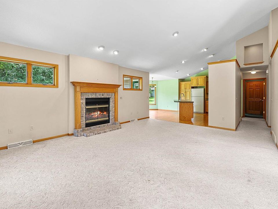 山水 瀑布 103 W8561 Lake George Terrace, Beaver Dam, WI 53916 | MLS