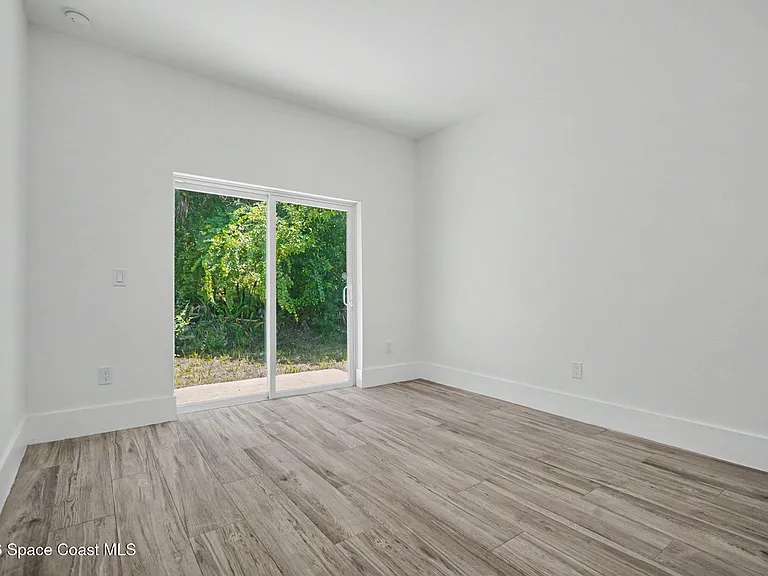 19 Travis St #102 — Photo 7