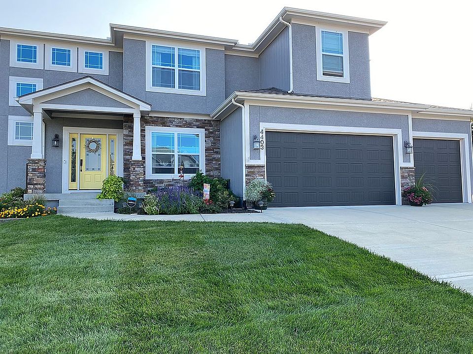 1st image of 4403 NE 94th Ct