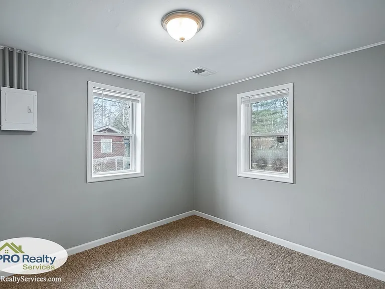 4516 Monroe St NE — Photo 16
