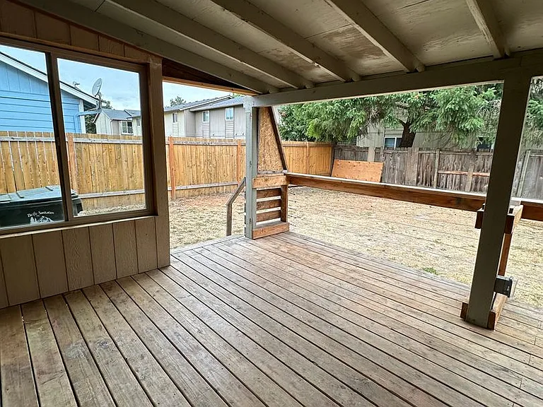 3327 Rockingham Ct NE — Photo 12