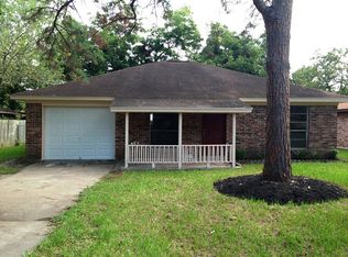 716 E Plum St, Angleton, TX 77515