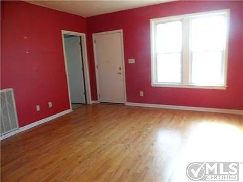 5th image of 318 Wilkinson Ln