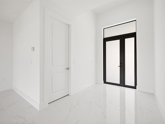 4th image of 1705 W 11th Street