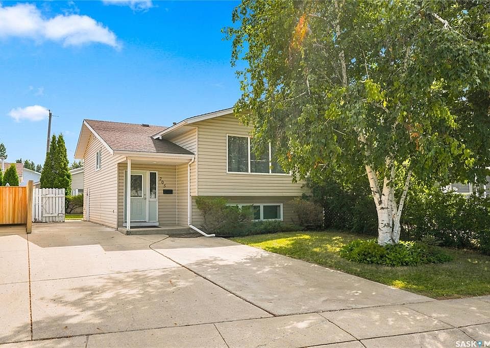 1st image of 205 Imperial STREET