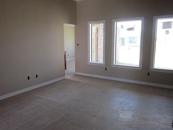 3rd image of 3305 Legacy Ln