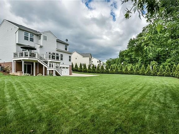 2nd image of 706 Finchley Cir
