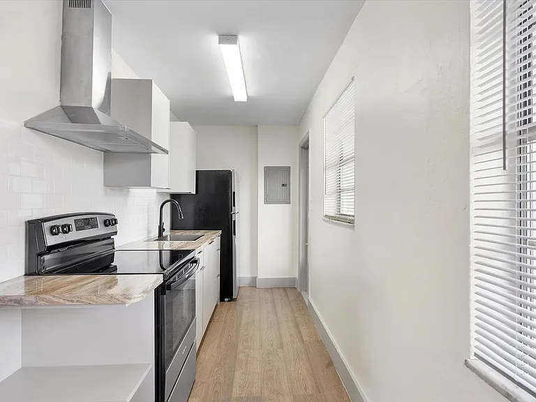 1715 N 16th Ave #115 — Photo 1