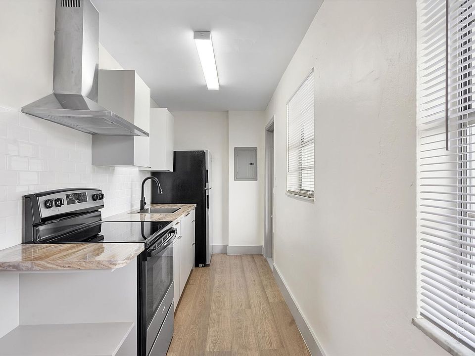 1st image of 1715 N 16th Ave APT 111