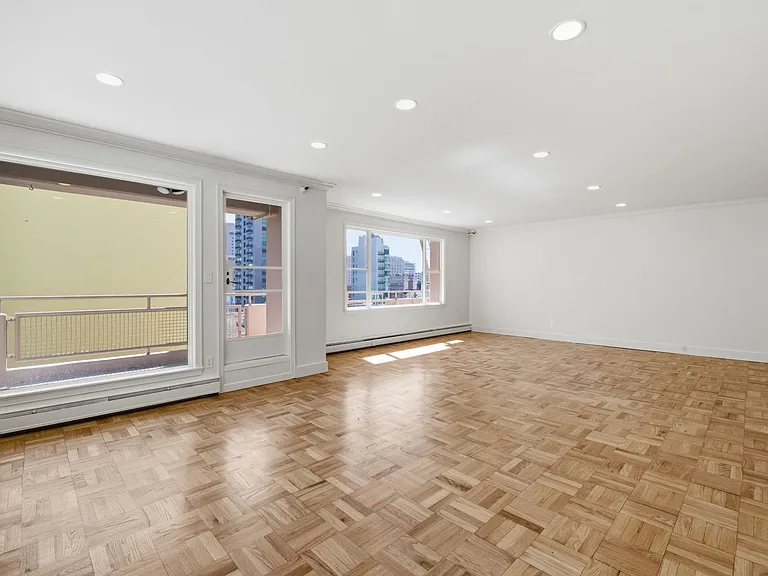 1310 Jones Street — Photo 107
