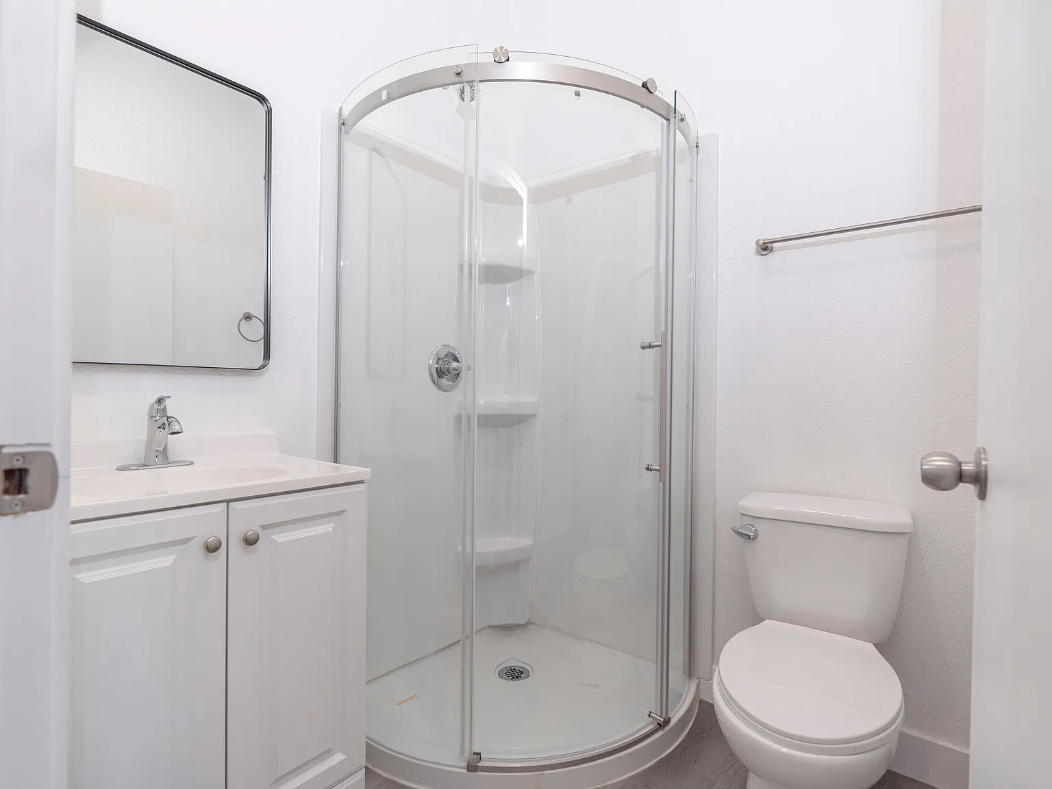 2 bed, 675 sqft, $2,670 — Photo 3