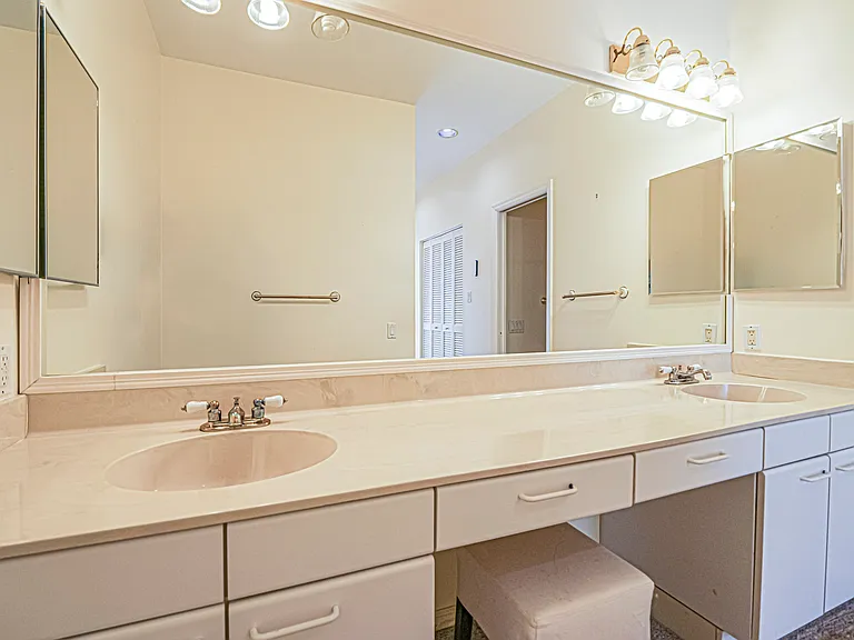131 Peppertree Dr #21 — Photo 18