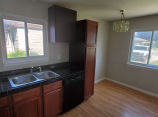 19054 E 13 Mile Rd, Roseville, MI 48066