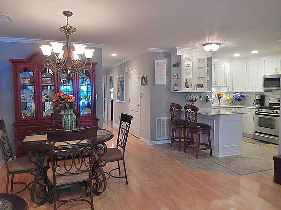 3rd image of 47 Morley Cir