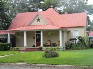 604 Short St, Smithville, TX 78957