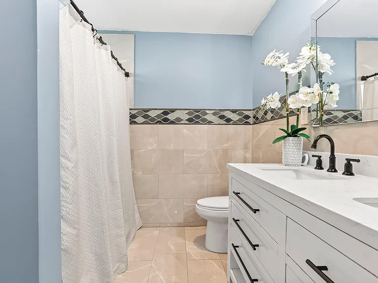 234 Howell St — Photo 21