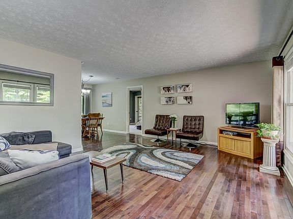 4th image of 2060 Argyle Dr SE