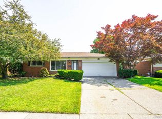 25568 Thomas Dr, Warren, MI