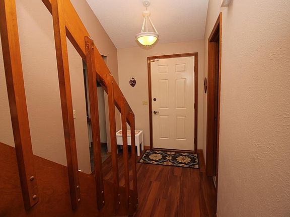4th image of 29 Meadowpond Dr