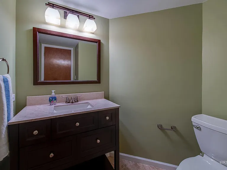 344 Kildare Ct — Photo 10